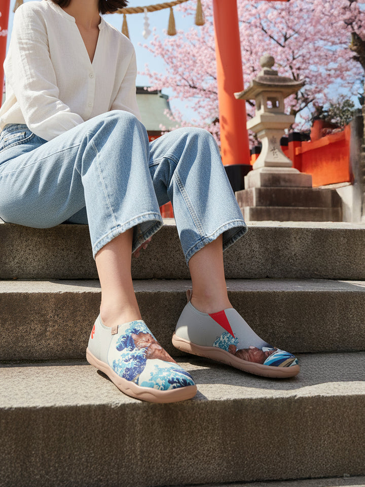 The Great Wave and the Cat 1 Toledo A1 Women