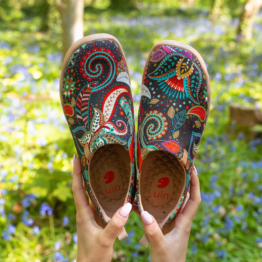 UIN Women's Art Painted Travel Shoes Slip On Canvas Casual Loafers ...