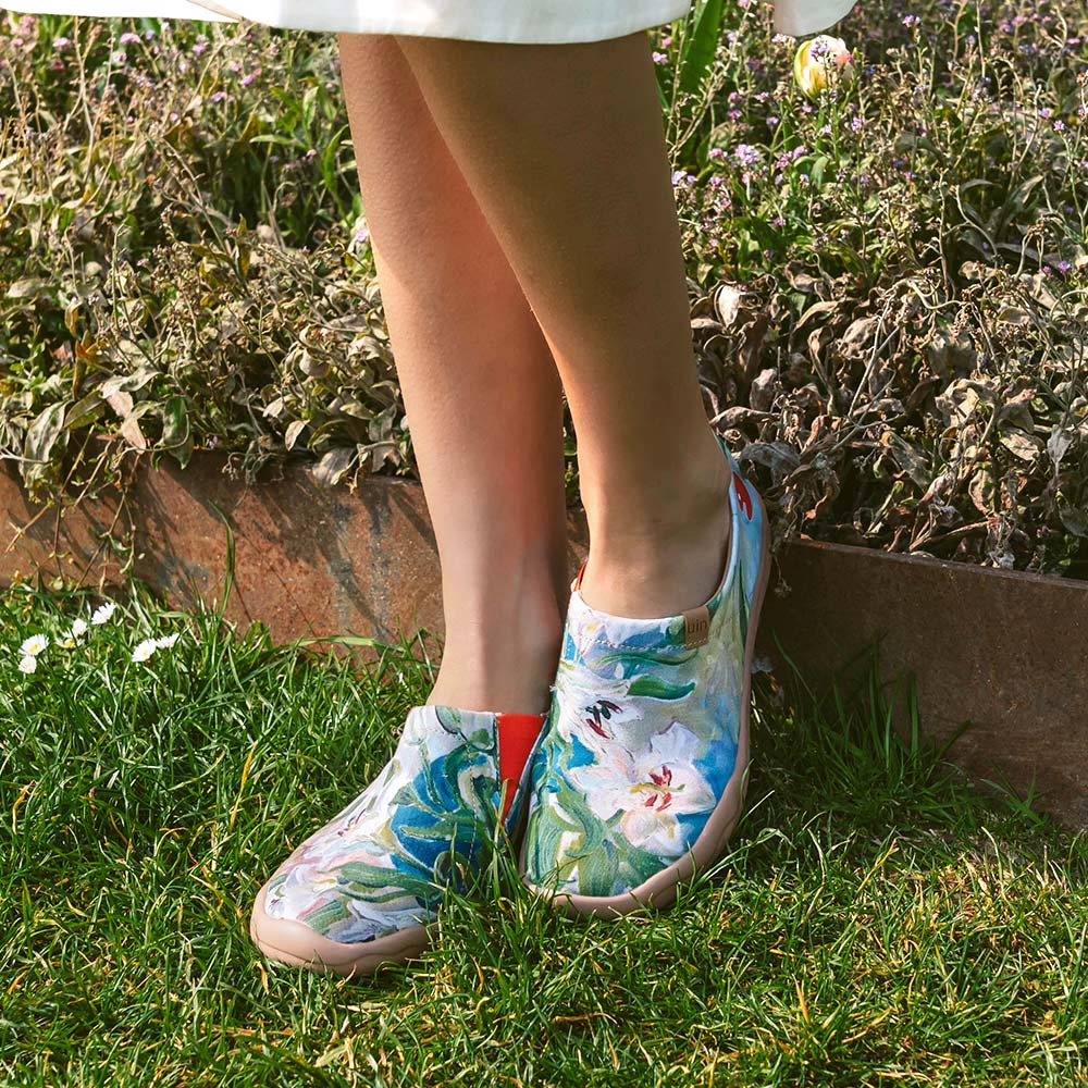 UIN Women's Art Painted Travel Shoes Slip On Canvas Casual Loafers