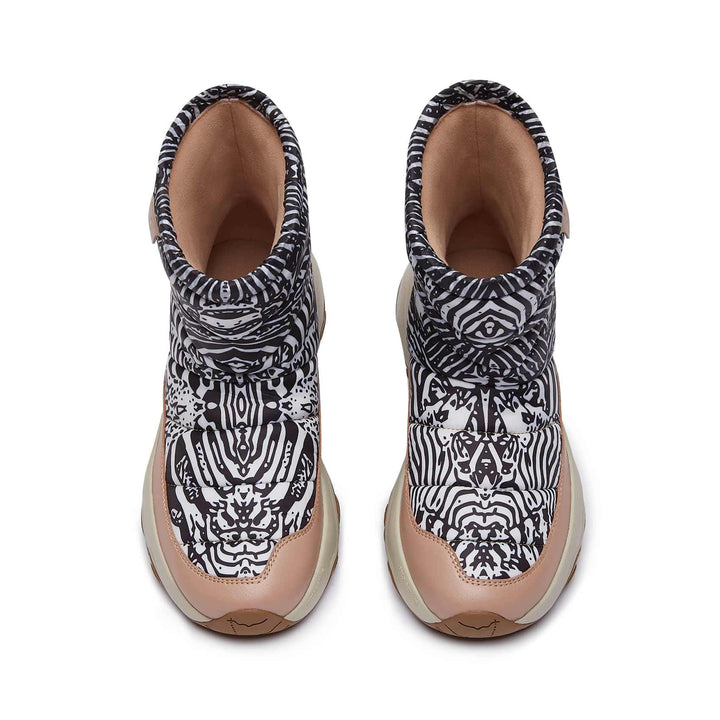 UIN Footwear Women Wild Black & White Cazorla IV Women Canvas loafers